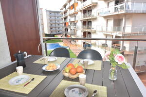 101386 LES MARINES GREGAL 2-4 Appartement  Roses