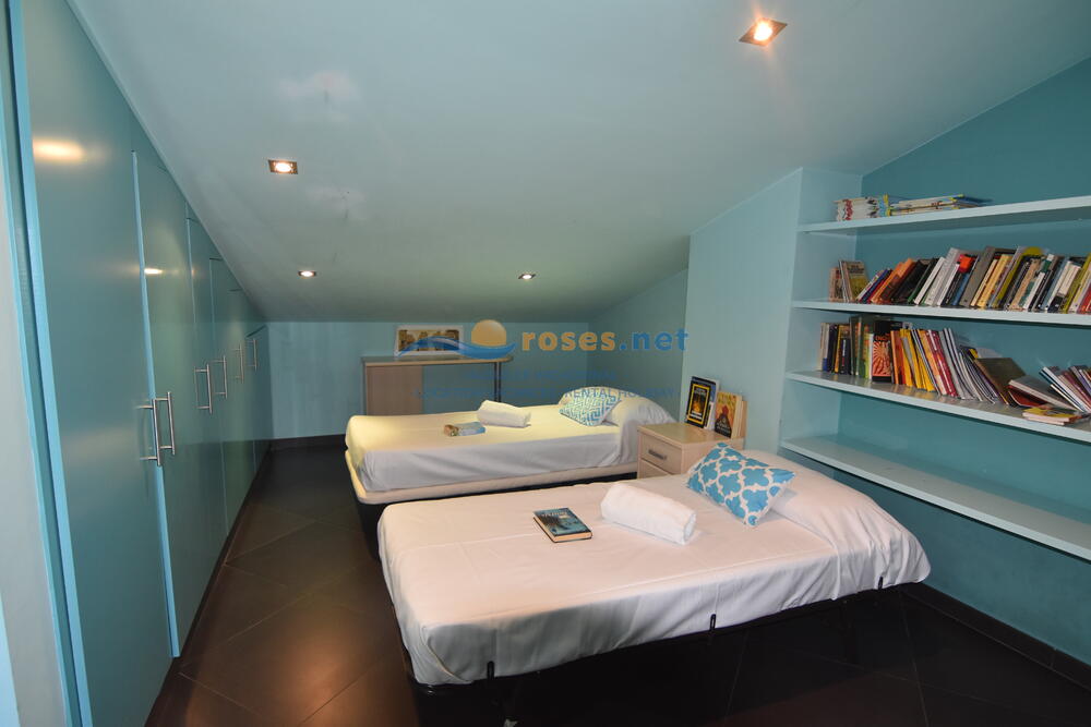 120297 LLUIS COMPANYS ATICO Apartamento Roses 120297 LLUIS COMPANYS ATICO Apartamento Roses