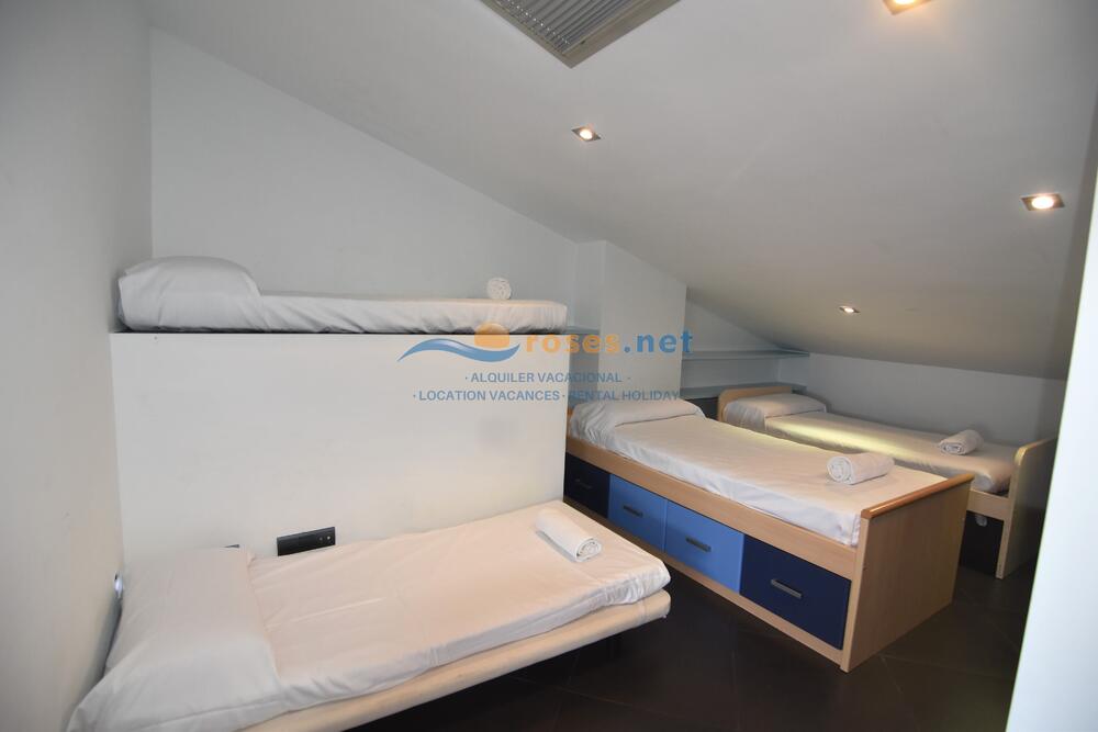 120297 LLUIS COMPANYS ATICO Apartamento Roses 120297 LLUIS COMPANYS ATICO Apartamento Roses
