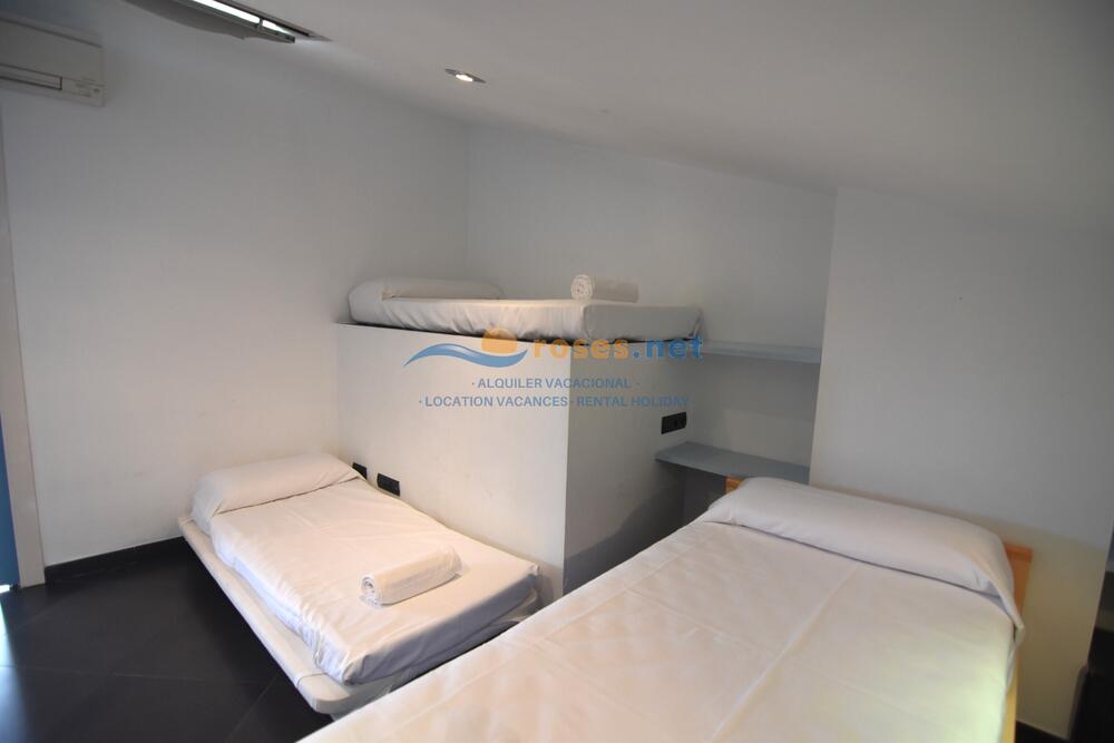 120297 LLUIS COMPANYS ATICO Apartamento Roses 120297 LLUIS COMPANYS ATICO Apartamento Roses