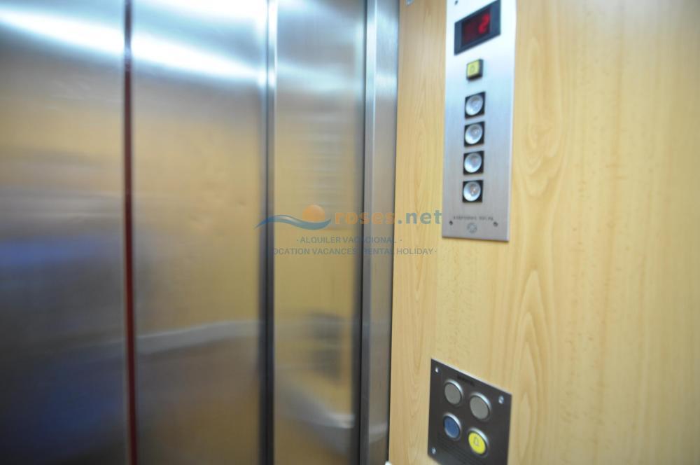 310910 MADRID 11 Apartamento Roses 310910 MADRID 11 Apartamento Roses