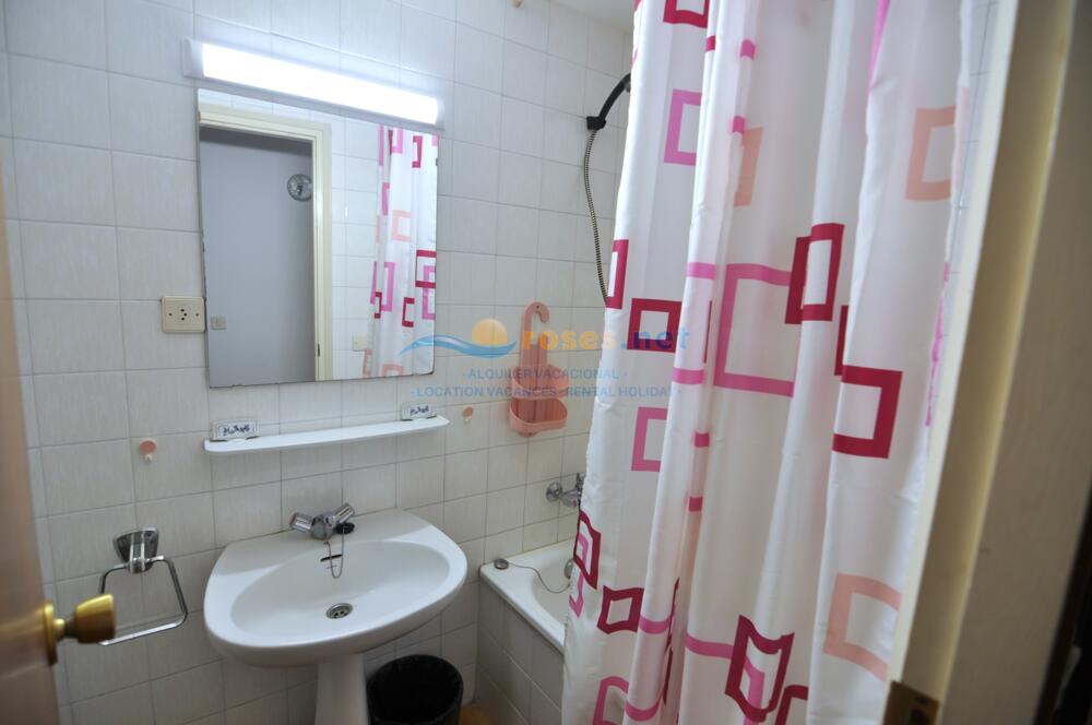310910 MADRID 11 Apartamento Roses 310910 MADRID 11 Apartamento Roses