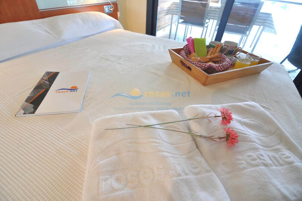 334345 PORT TREBOL 3B Apartment Roses 334345 PORT TREBOL 3B Apartment Roses