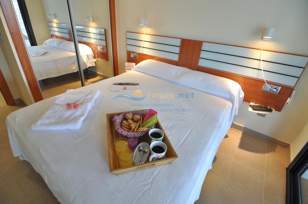 334345 PORT TREBOL 3B Apartment Roses 334345 PORT TREBOL 3B Apartment Roses