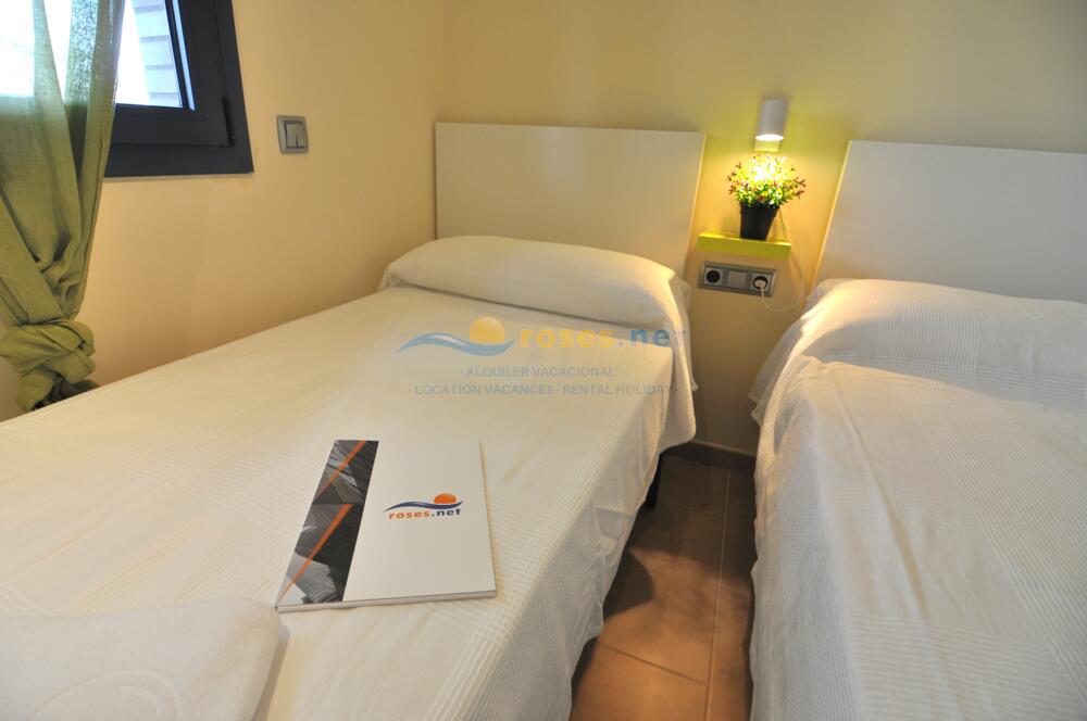 334345 PORT TREBOL 3B Apartment Roses 334345 PORT TREBOL 3B Apartment Roses