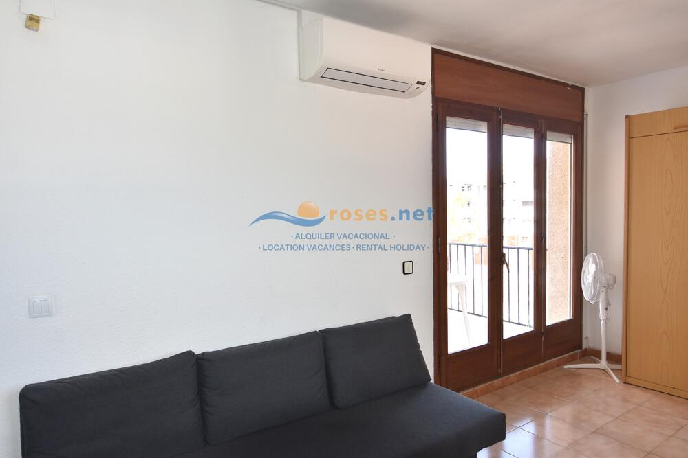 113638 SOLPLATJA 3-3 Studio-Apartment Roses 113638 SOLPLATJA 3-3 Studio-Apartment Roses