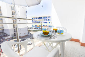 57150 WEEKCAT Studio-Apartment  Roses