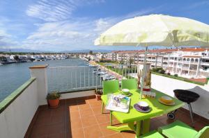 281886 EMPURIABRAVA - VALIRA Apartment  Roses