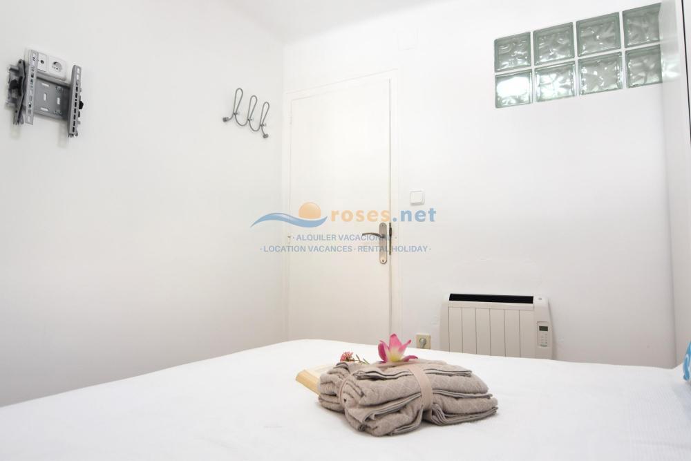 354358 MERCE RODOREDA - PUERTO ROSES Apartment  Roses
