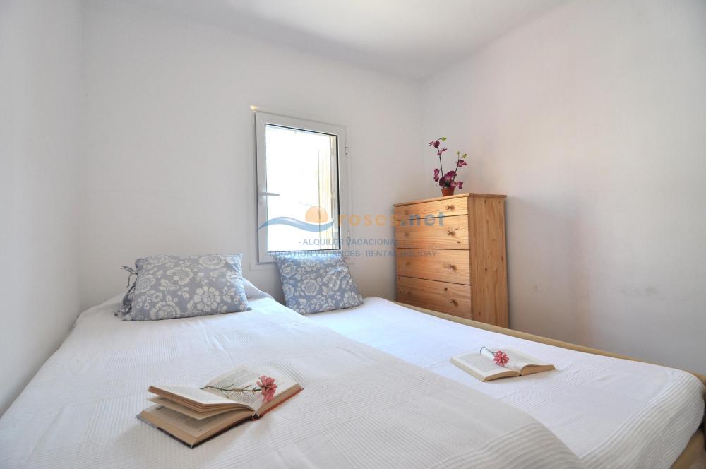 354358 MERCE RODOREDA - PUERTO ROSES Apartment  Roses