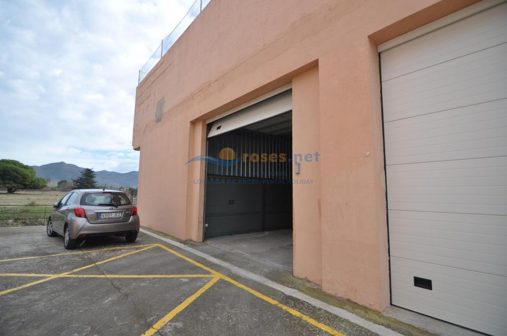 6 IB PARKING PUERTO SIMONA 8 Parkplatz Roses 6 IB PARKING PUERTO SIMONA 8 Parkplatz Roses