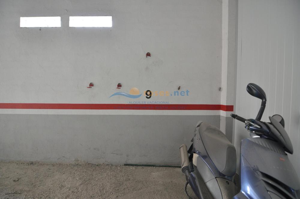 6 IB PARKING PUERTO SIMONA 8 Parkplatz Roses 6 IB PARKING PUERTO SIMONA 8 Parkplatz Roses
