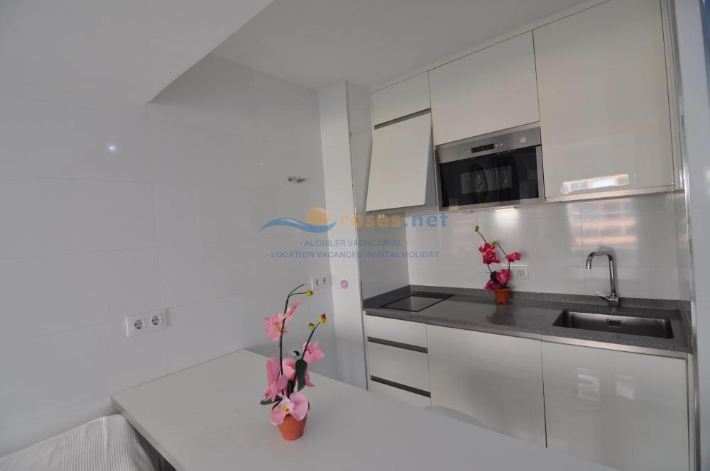 13 600-GARBI-2-38 Studio Roses 13 600-GARBI-2-38 Studio Roses