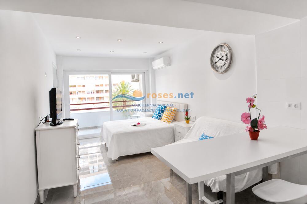 000013 600 - GARBI - 02-38 Studio Roses 000013 600 - GARBI - 02-38 Studio Roses
