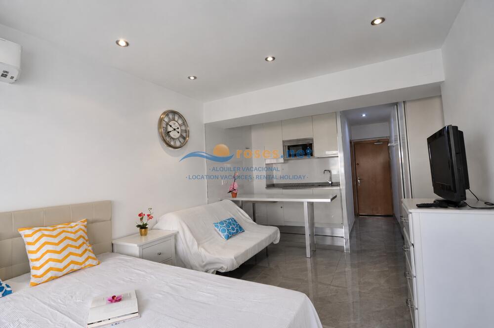 000013 600 - GARBI - 02-38 Studio Roses 000013 600 - GARBI - 02-38 Studio Roses