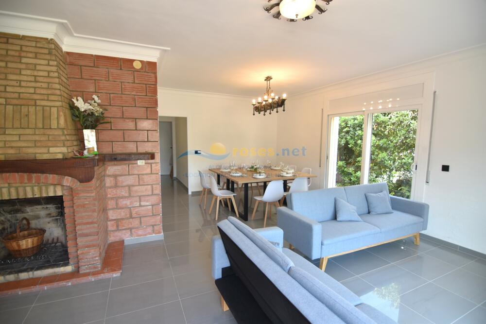 152970 MT - CASA CAN CARLES Einzelhaus / Villa Roses 152970 MT - CASA CAN CARLES Einzelhaus / Villa Roses