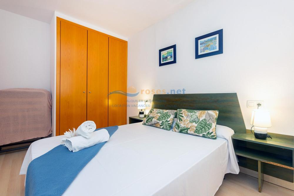 328939 PORT CANIGO III 220 CR Apartment Roses 328939 PORT CANIGO III 220 CR Apartment Roses