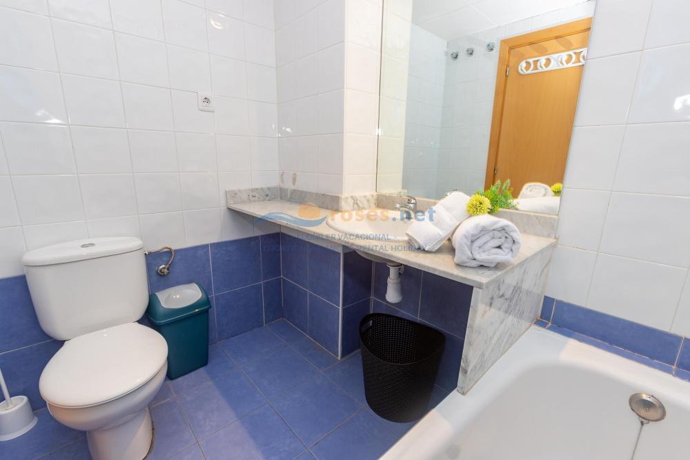 328939 PORT CANIGO III 220 CR Apartment Roses 328939 PORT CANIGO III 220 CR Apartment Roses