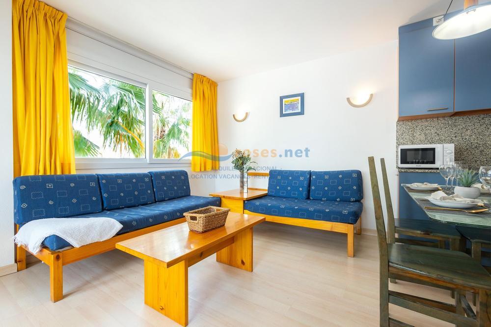 328939 PORT CANIGO III 220 CR Apartment Roses 328939 PORT CANIGO III 220 CR Apartment Roses