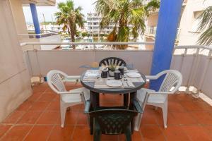 328939 PORT CANIGO III 220 CR Apartment  Roses