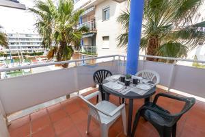 328939 PORT CANIGO III 220 CR Apartment  Roses