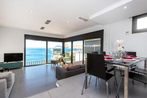 230400 ALMADRAVA VISTA MAR PISCINA - CR - CASA 3 Detached house / Villa  Roses