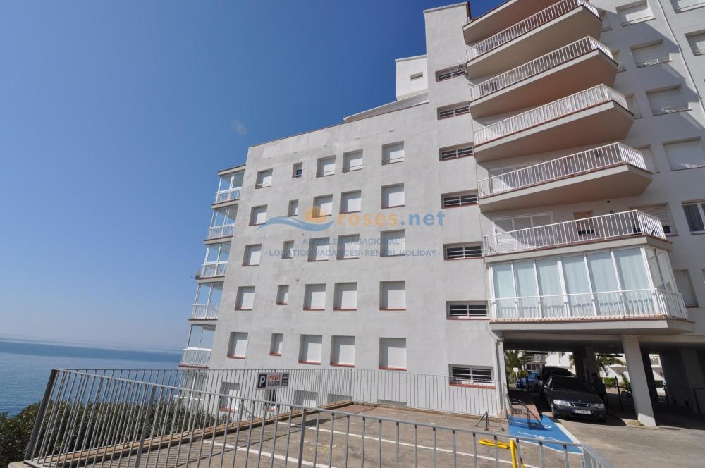 110820 ALGUER Apartment Roses 110820 ALGUER Apartment Roses