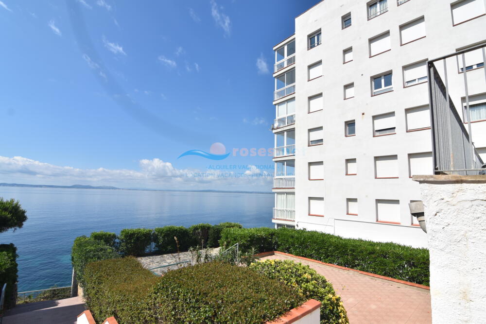 110820 ALGUER Apartment Roses 110820 ALGUER Apartment Roses