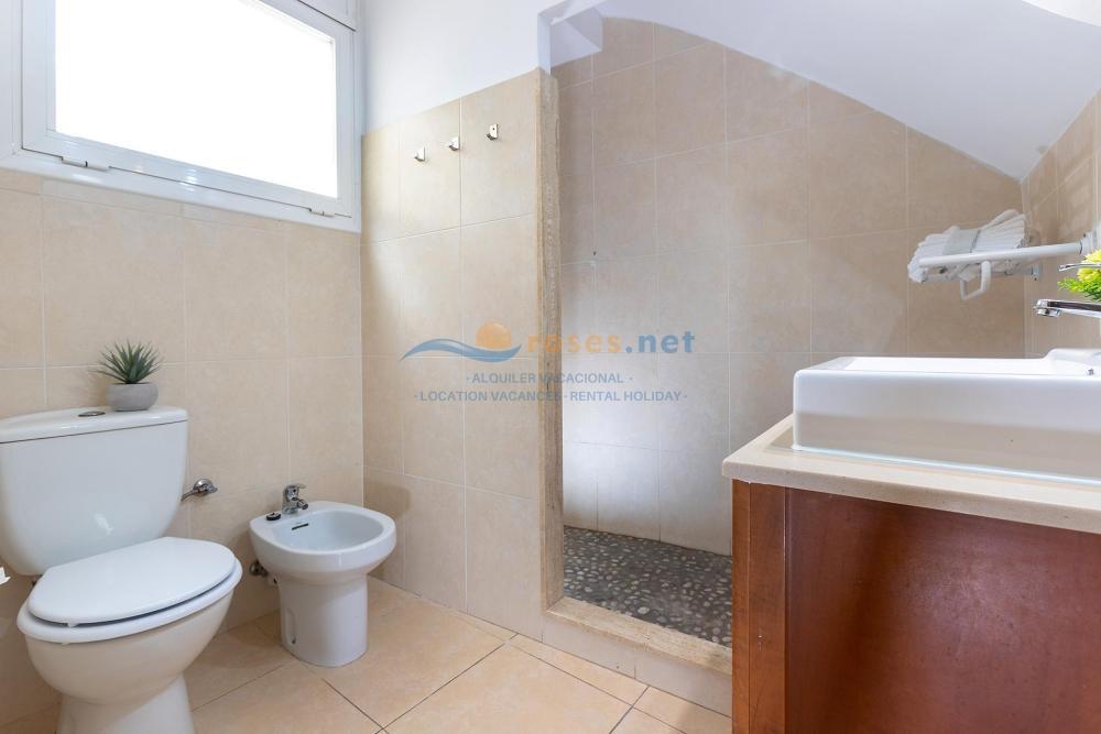 313037 MADRID 44 - BAJO Appartement Roses 313037 MADRID 44 - BAJO Appartement Roses