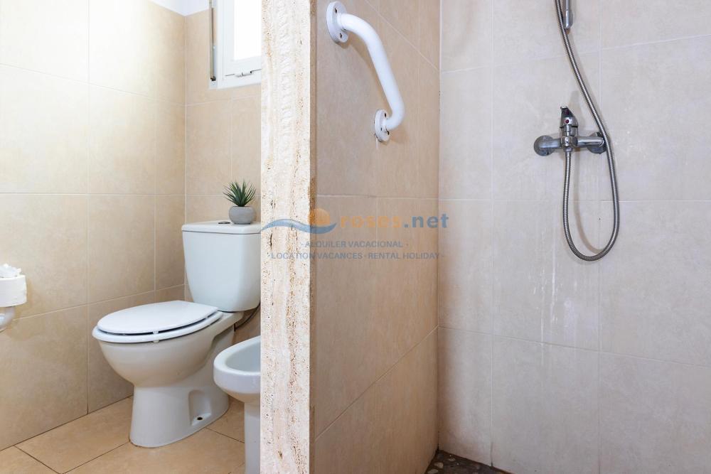 313037 MADRID 44 - BAJO Appartement Roses 313037 MADRID 44 - BAJO Appartement Roses