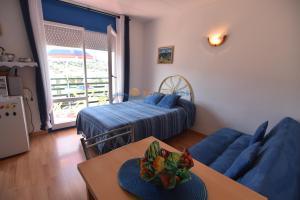 240320 MAS OLIVA STUDIO 19A Studio-Apartment  roses