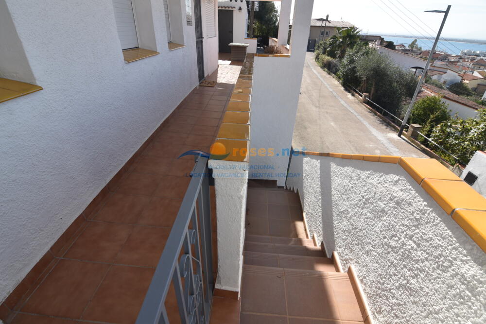 152960 LACUANA Apartment  Roses