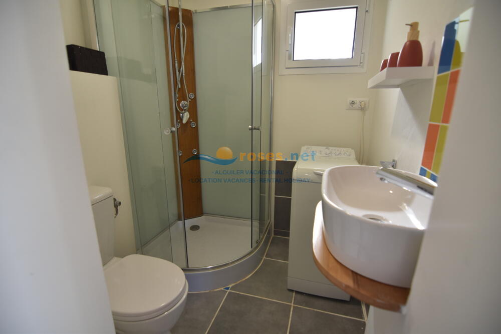 152960 LACUANA Apartment  Roses