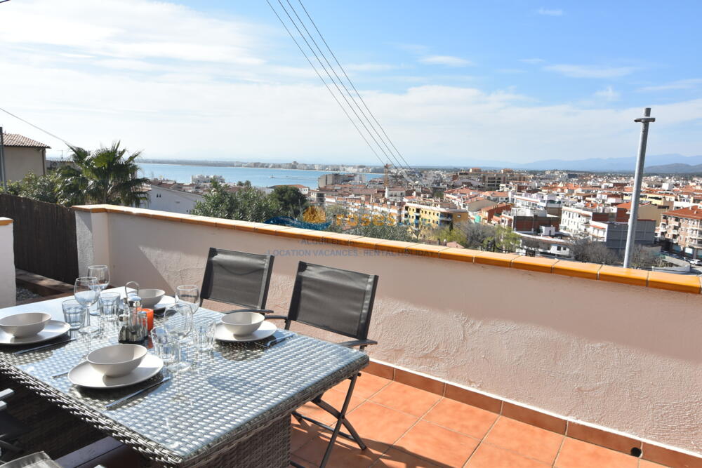 152960 LACUANA Apartment  Roses