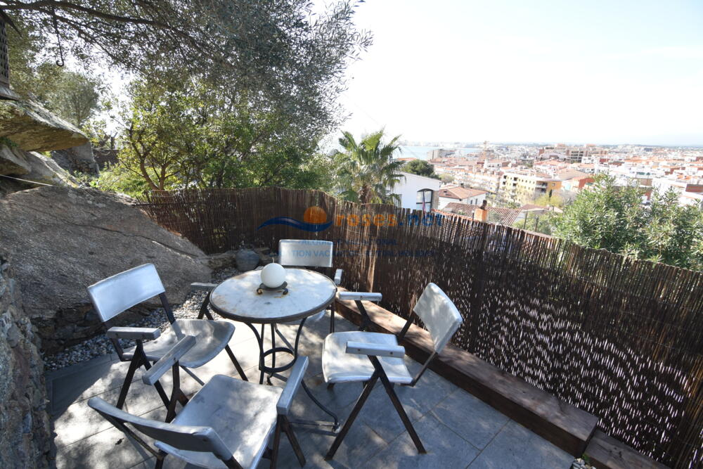 152960 LACUANA Apartment  Roses