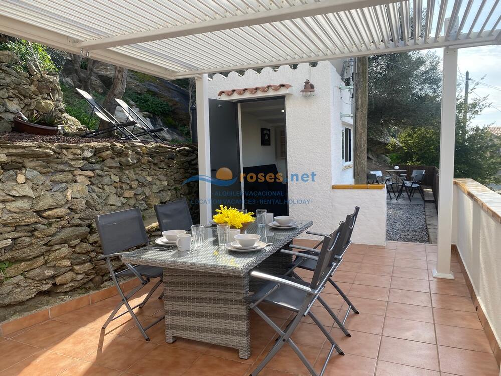 152960 LACUANA Apartment  Roses