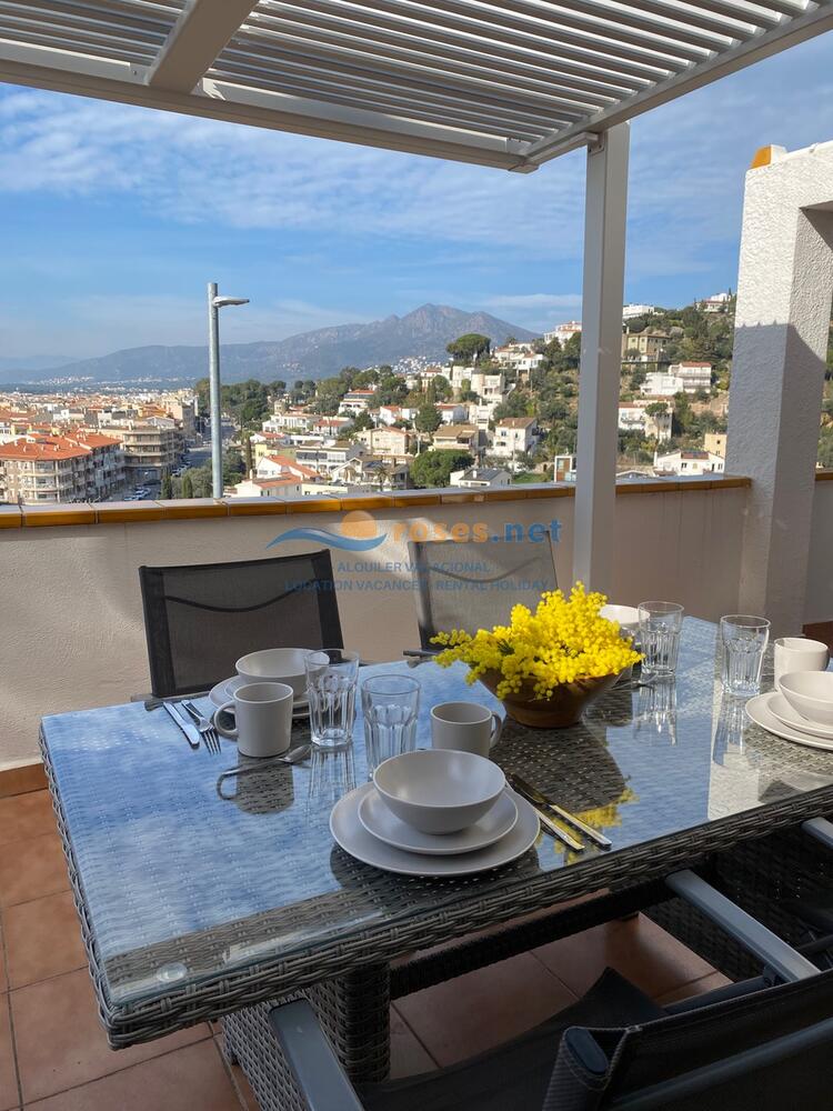 152960 LACUANA Apartment  Roses