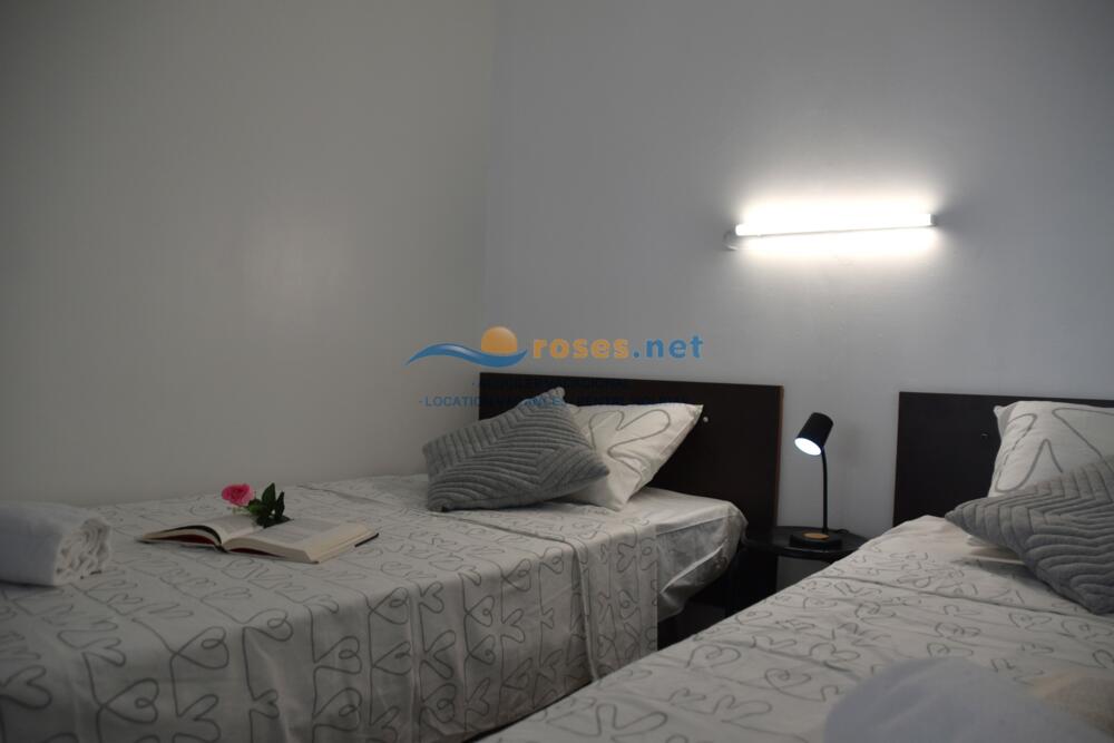 328908 RHC - 2113 Apartment Roses 328908 RHC - 2113 Apartment Roses