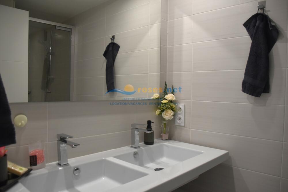 328908 RHC - 2113 Apartment Roses 328908 RHC - 2113 Apartment Roses