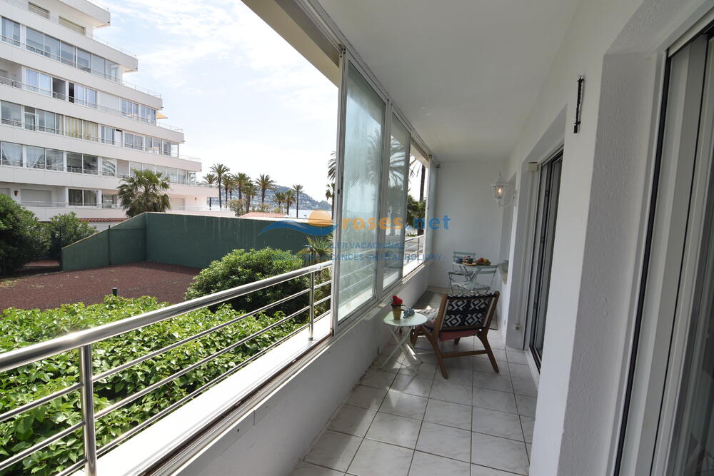328908 RHC - 2113 Apartment Roses 328908 RHC - 2113 Apartment Roses