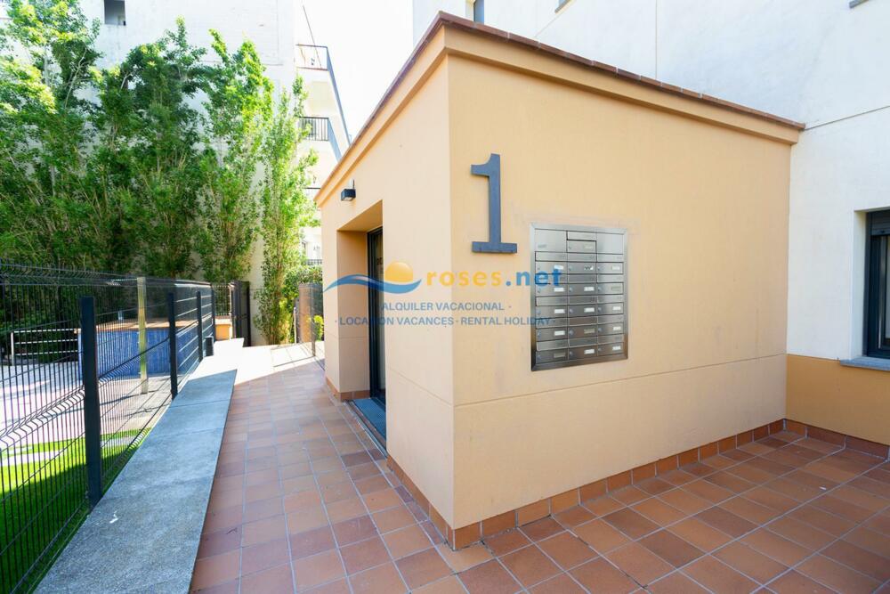 100128 MILENI BAJO VISTA MAR Apartment Roses 100128 MILENI BAJO VISTA MAR Apartment Roses
