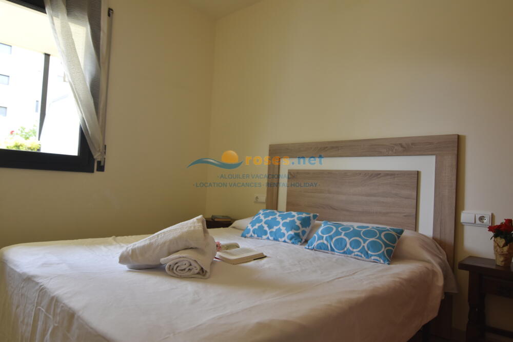 100130 MILENI BAJO II GAR Apartment Roses 100130 MILENI BAJO II GAR Apartment Roses