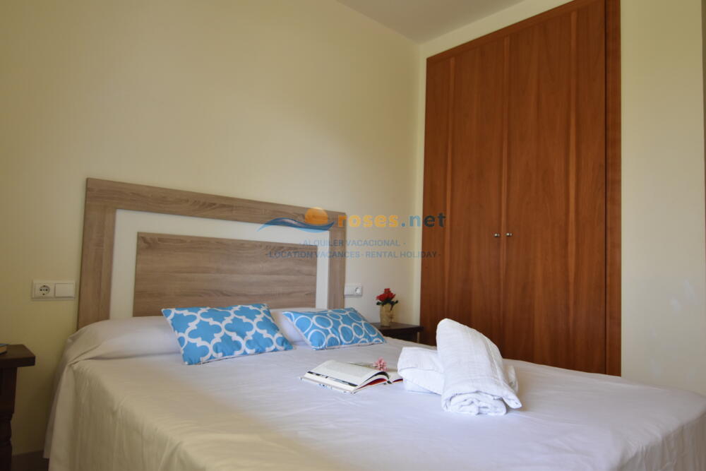 100130 MILENI BAJO II GAR Apartment Roses 100130 MILENI BAJO II GAR Apartment Roses