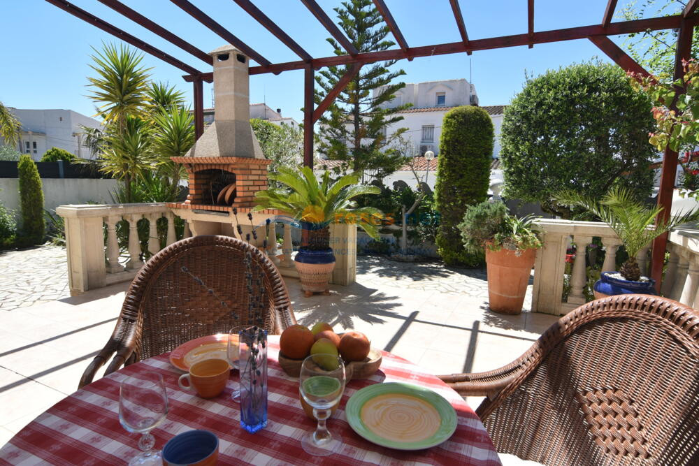 49 Cap Llarg 22 Casa aislada / Villa Santa Margarita Roses 49 Cap Llarg 22 Casa aislada / Villa Santa Margarita Roses