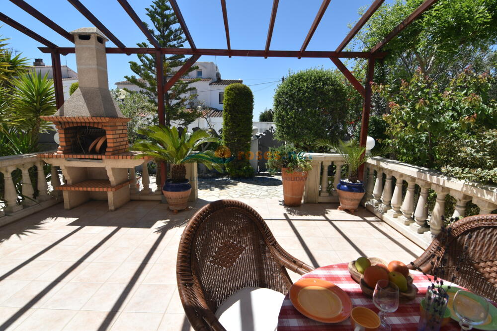 49 Cap Llarg 22 Casa aislada / Villa Santa Margarita Roses 49 Cap Llarg 22 Casa aislada / Villa Santa Margarita Roses