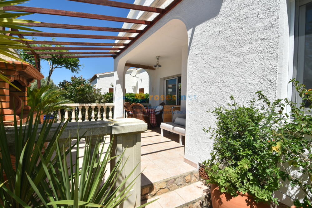 49 Cap Llarg 22 Casa aislada / Villa Santa Margarita Roses 49 Cap Llarg 22 Casa aislada / Villa Santa Margarita Roses