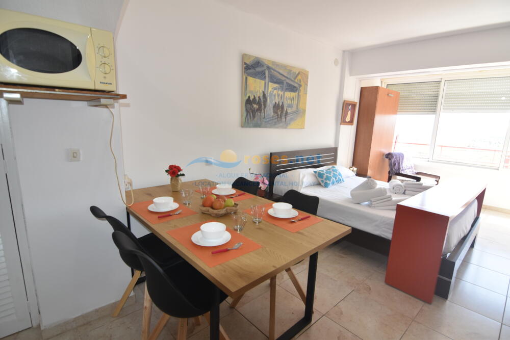 330330 600 TRAMUNTANA - 07-19 Studio-Apartment Roses 330330 600 TRAMUNTANA - 07-19 Studio-Apartment Roses