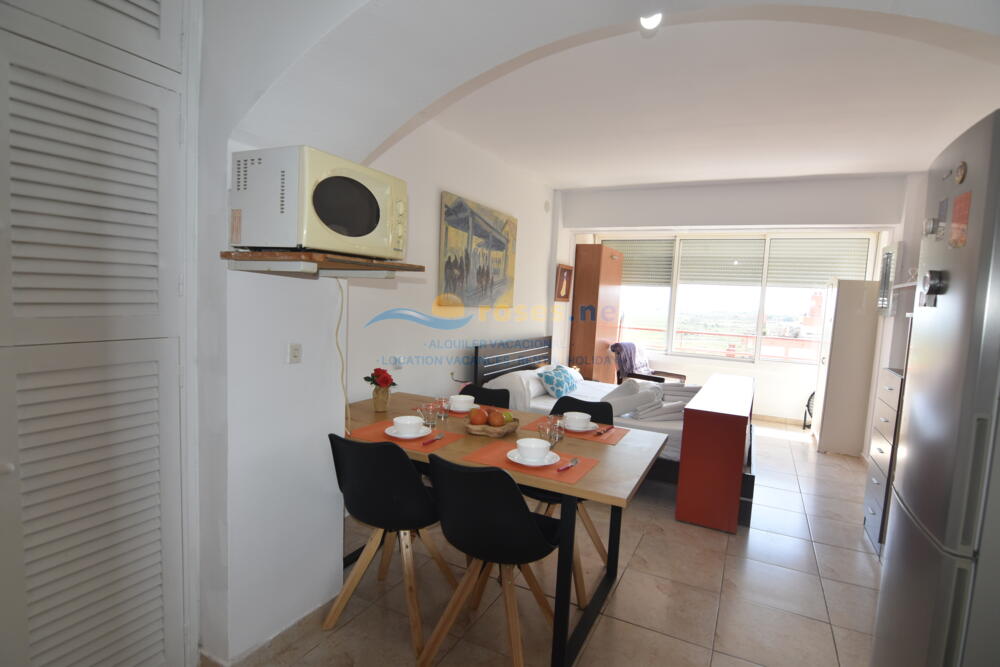 330330 600 TRAMUNTANA - 07-19 Studio-Apartment Roses 330330 600 TRAMUNTANA - 07-19 Studio-Apartment Roses