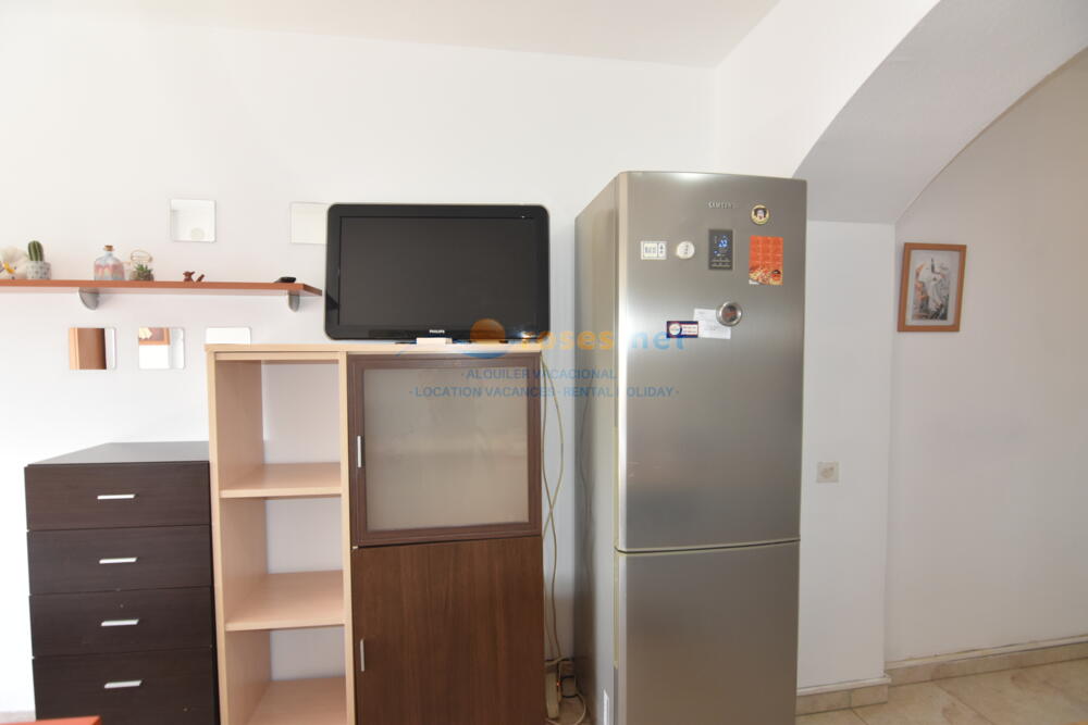 330330 600 TRAMUNTANA - 07-19 Studio-Apartment Roses 330330 600 TRAMUNTANA - 07-19 Studio-Apartment Roses