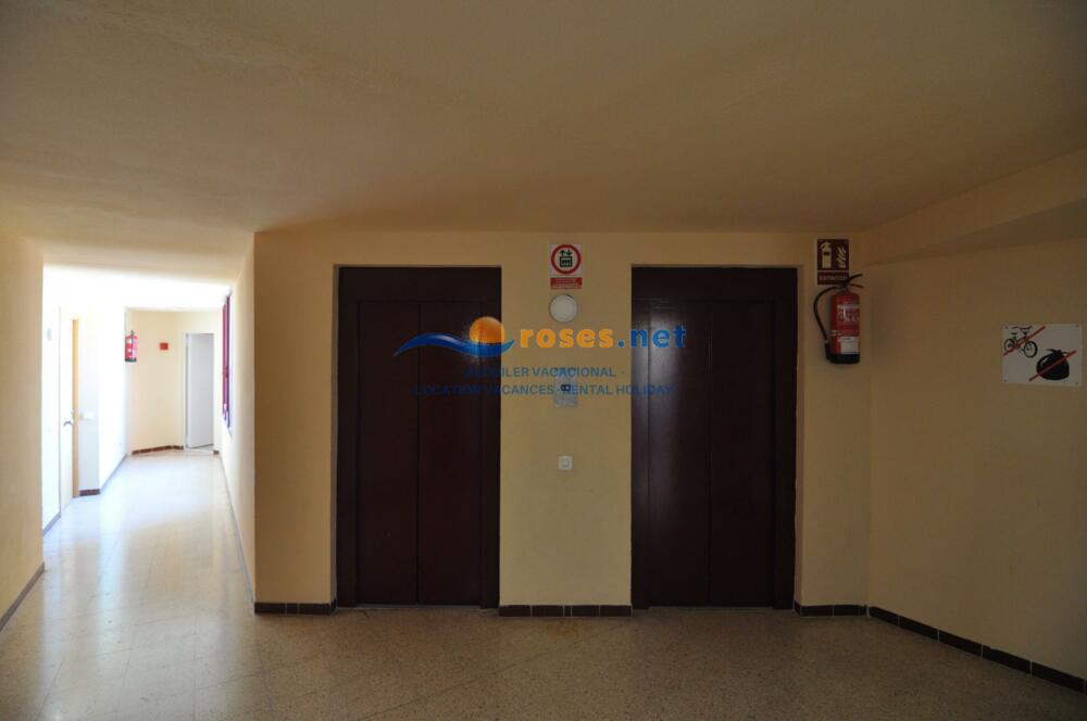 329218 600 LLEVANT - 08-09 IBG B Studio-Apartment Roses 329218 600 LLEVANT - 08-09 IBG B Studio-Apartment Roses